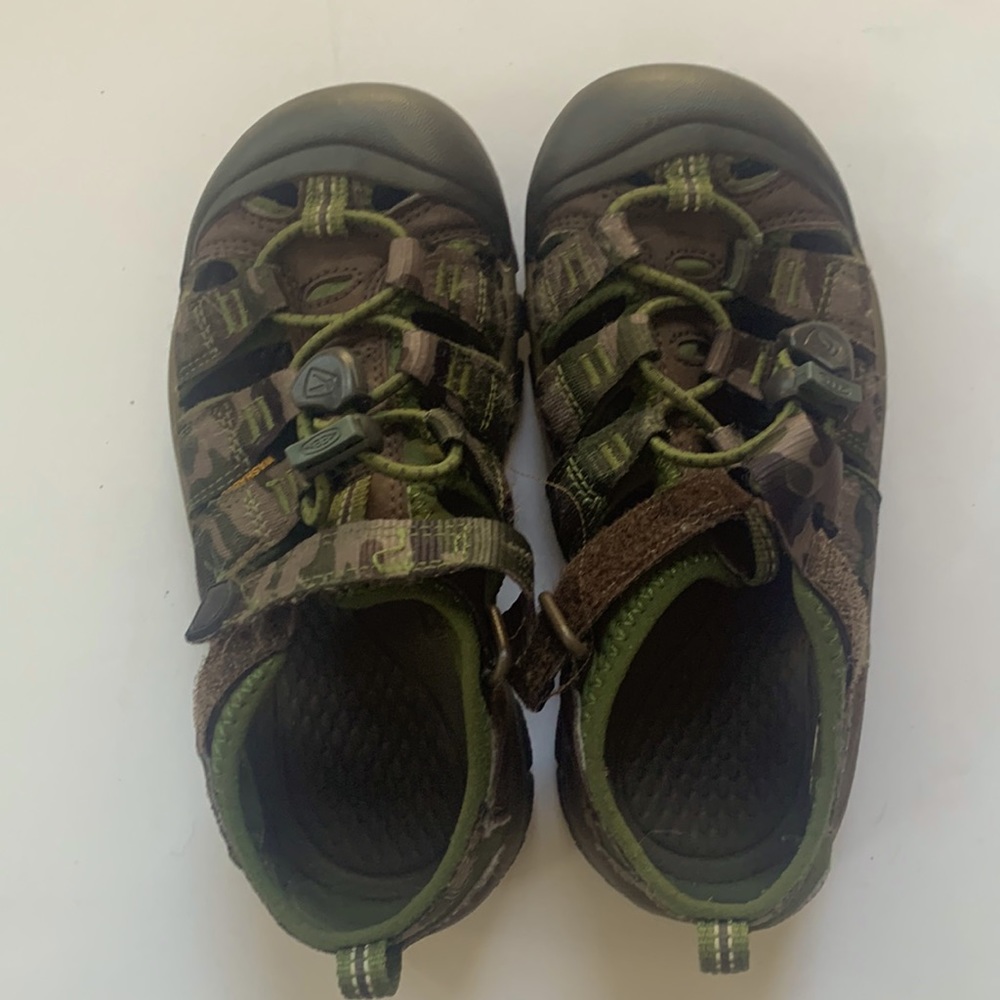 Keen Boys Newport. Size 13.